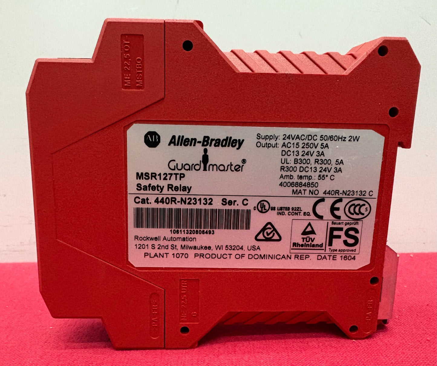 Allen Bradley AB GUARDMASTER MSR127TP 440R-N23132 SER C SAFETY RELAY