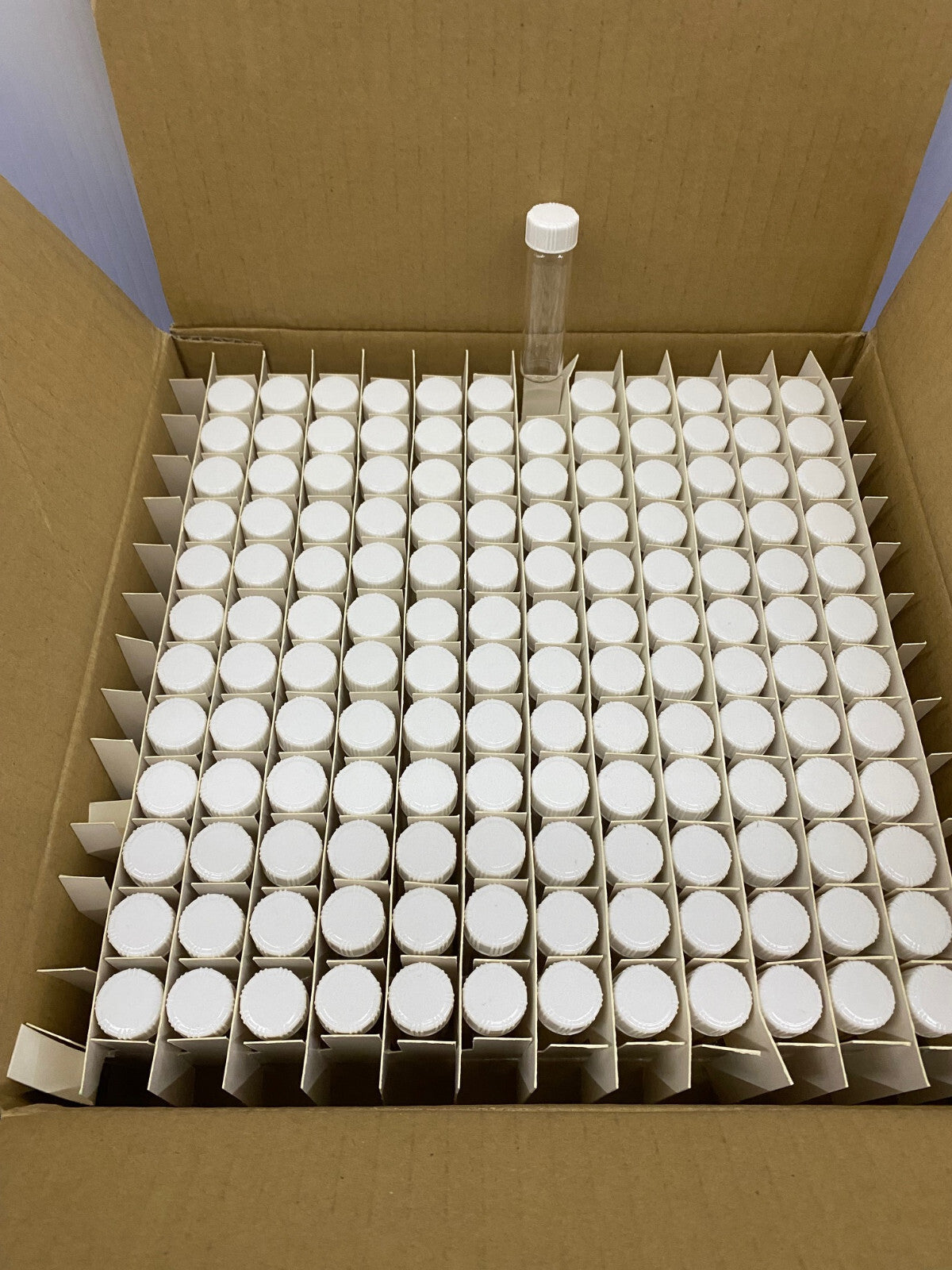 KIMBLE CHASE 60940A 8 60940A8 8ML VIAL  W/ PTFE CAP - 1 PACKAGE 144 VIALS