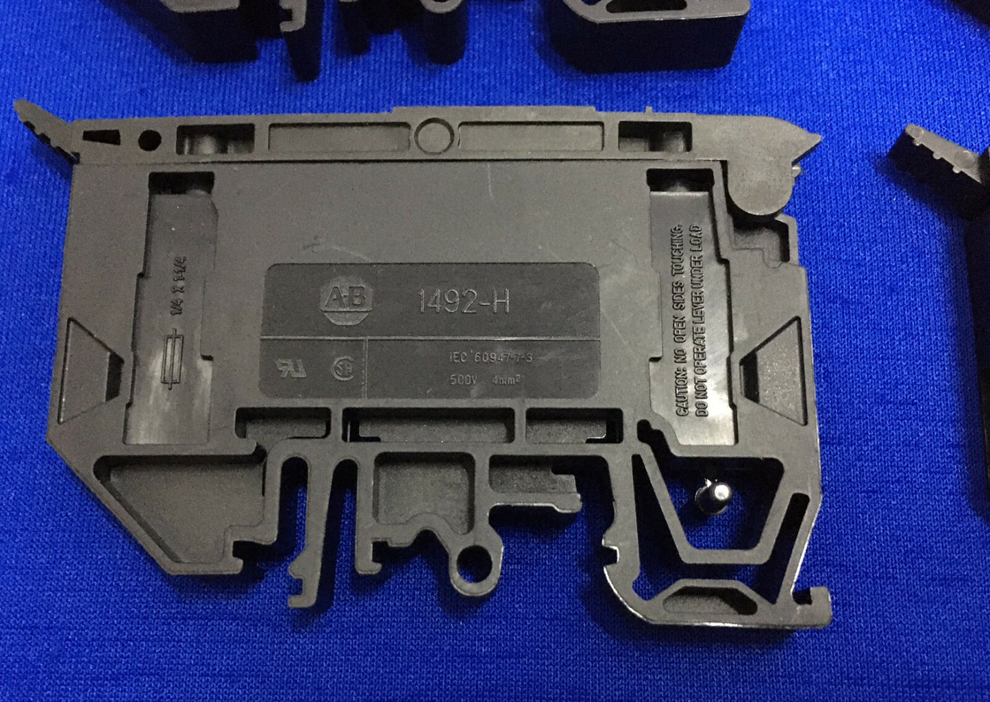 1 ロット 9 個 - Allen Bradley AB 1492-H / 1492H ヒューズ端子ブロック