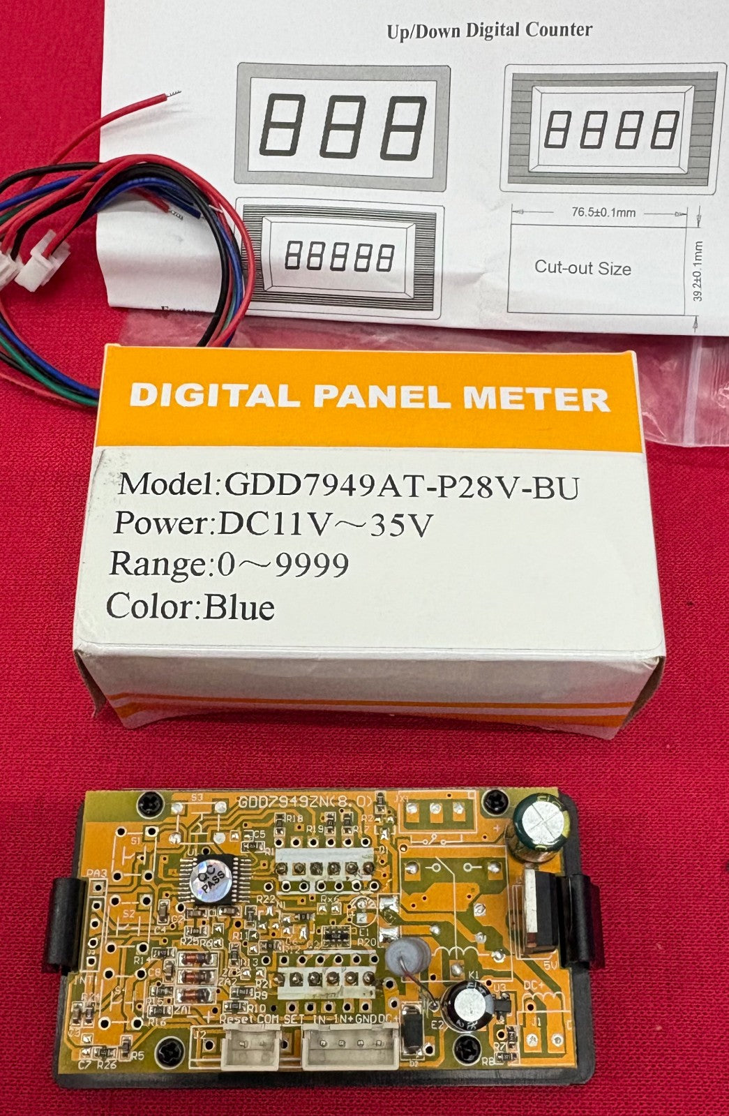 DIGITAL PANEL METER GDD7949AT-P28V-BU UP/DOWN COUNTER LCD BLUE 4 DIGIT W/ CABLE