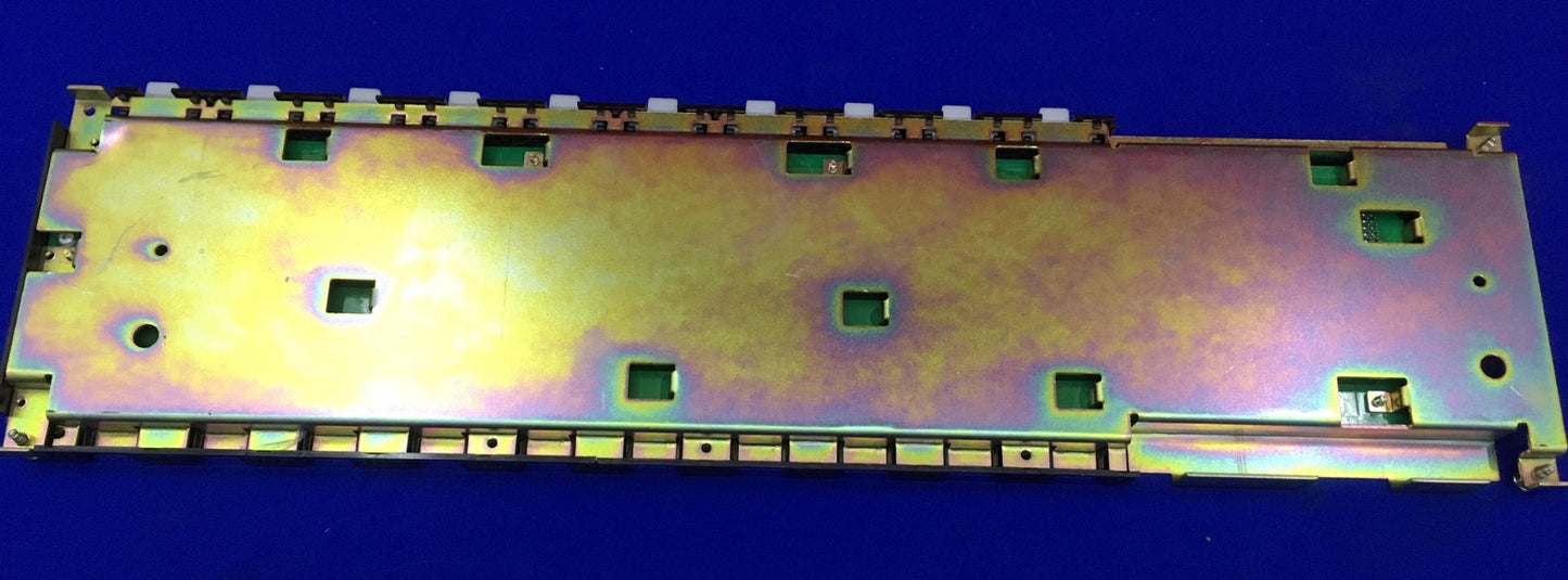 OMRON CORPORATION C200HW-BC101 BASE UNIT, ITEM IS USED