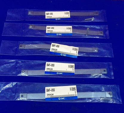 QTY 5 - NUOVA STAFFA DI MONTAGGIO PER INTERRUTTORE AUTOMATICO SMC BAF-05S / D8A34 STAFFE