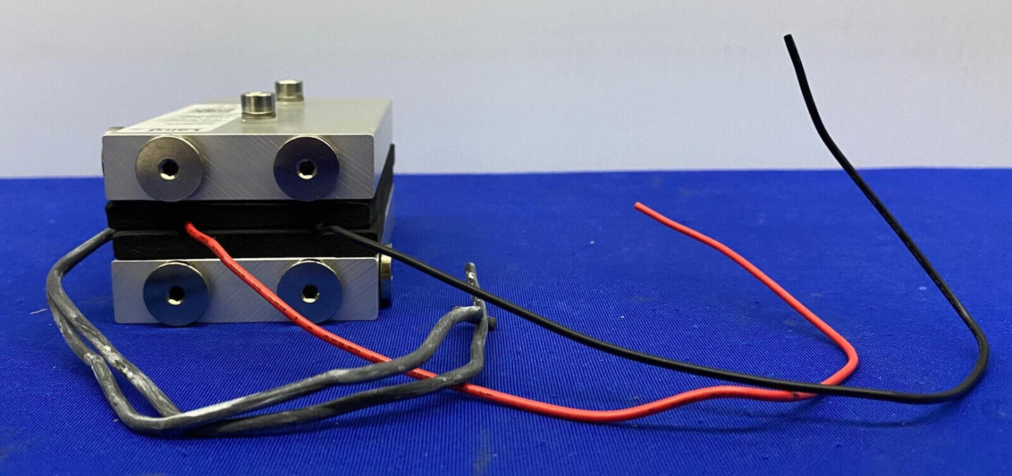 LAIRD TECHNOLOGIES ® LL-060-12-00-00-00 ASSEMBLAGGI TERMOELETTRICI LIQUIDO/LIQUIDO