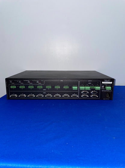 INLINE、MSV0804、VGA マトリックス スイッチャー、電源が入らない