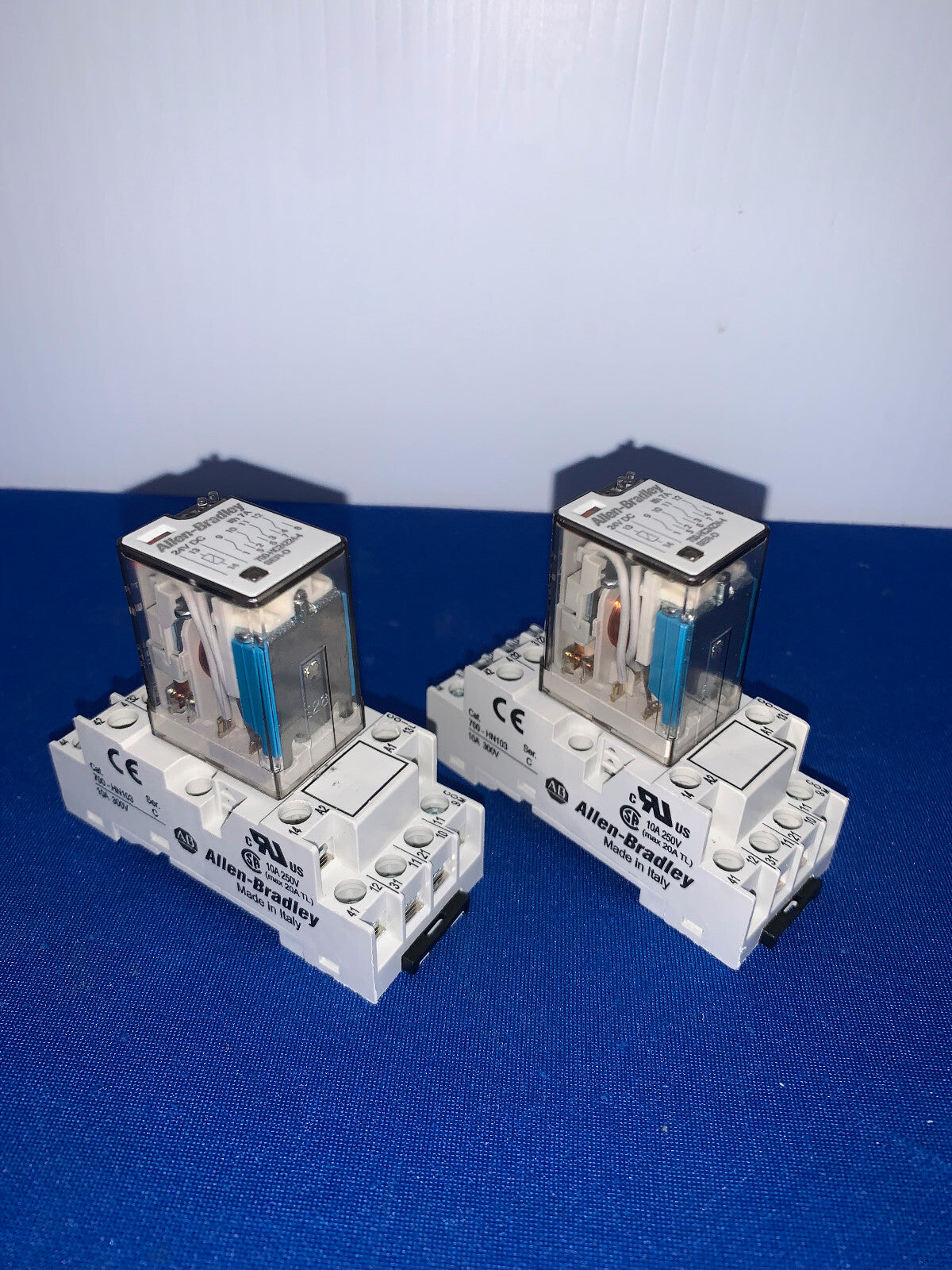 ALLEN-BRADLEY, 700-HC24Z24-4, RELAIS, VERKAUF ALS 1 LOT, MENGE 2 FÜR 30 $