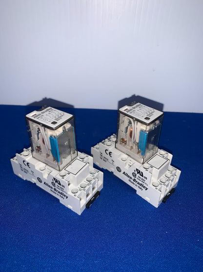 ALLEN-BRADLEY, 700-HC24Z24-4, RELAIS, VERKAUF ALS 1 LOT, MENGE 2 FÜR 30 $