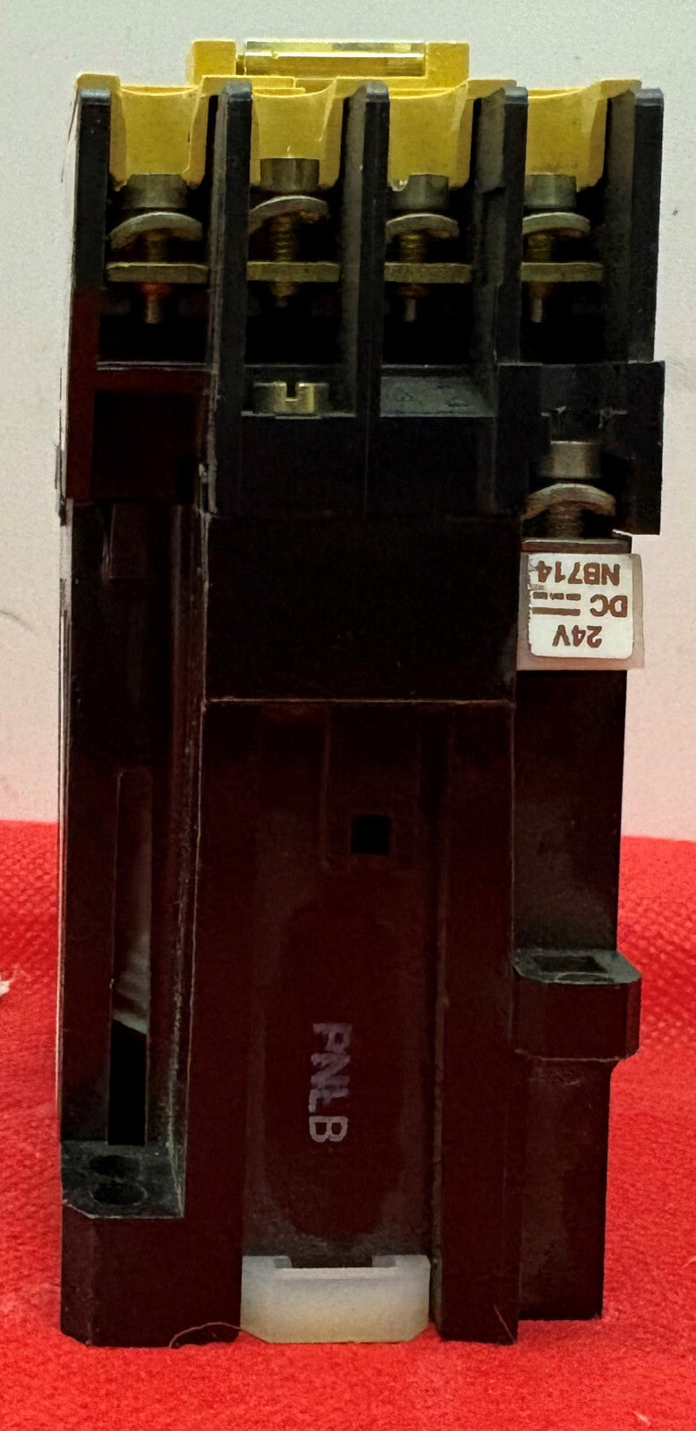 Allen-Bradley Allen Bradley AB 100-A12NZ*3 SER B CONTACTOR 24 VDC