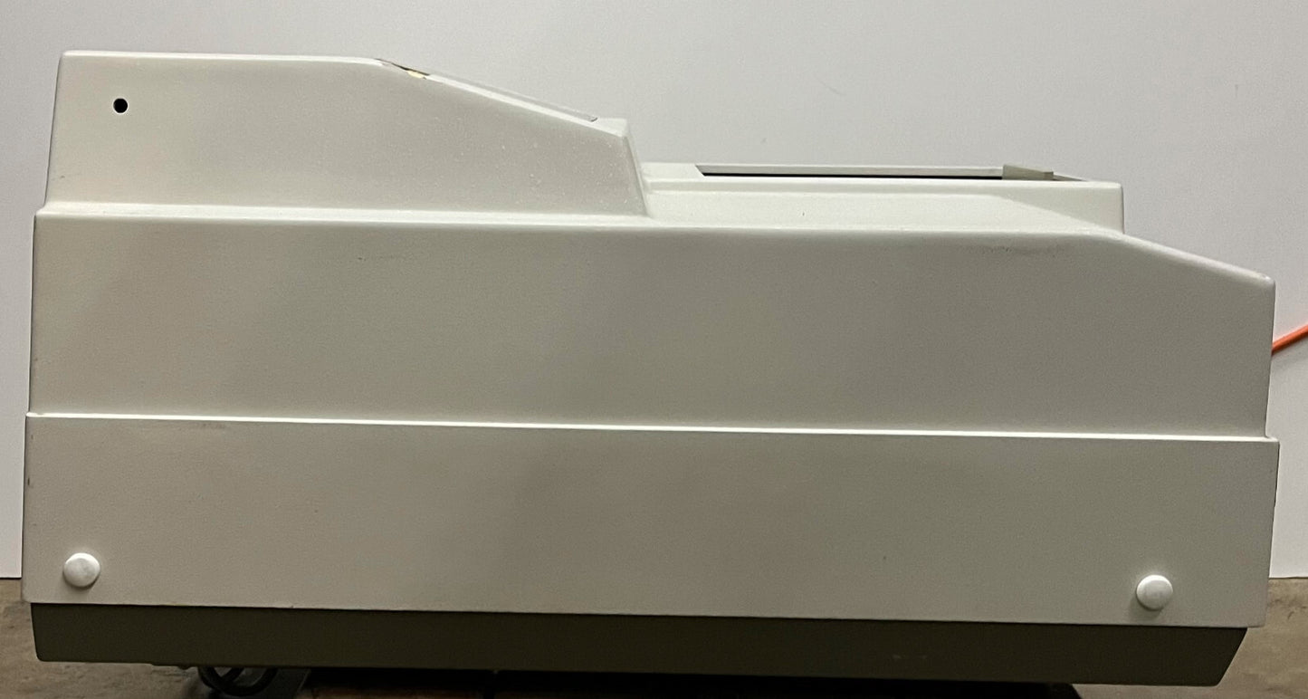 SPETTROFOTOMETRO UV VISIBILE VARIAN CARY 3E - DURATA DELLA LAMPADINA SCONOSCIUTA - PARTI/RIPARAZIONE 