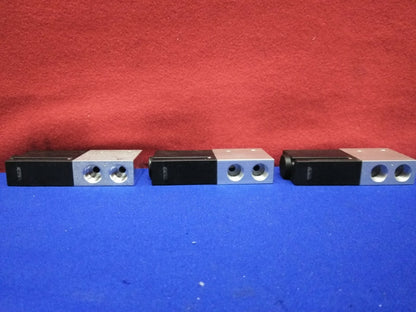 1 LOT QTY 3 HUMPHREY 153-37-24VDC 153 37 24VDC PNEUMATIC DIRECTIONAL 3-WAY VALVE