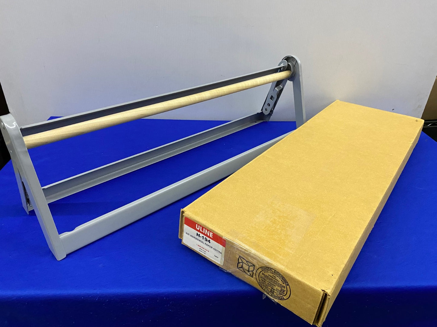 ULINE H-194 24" HORIZONTAL ROLL PAPER CUTTER
