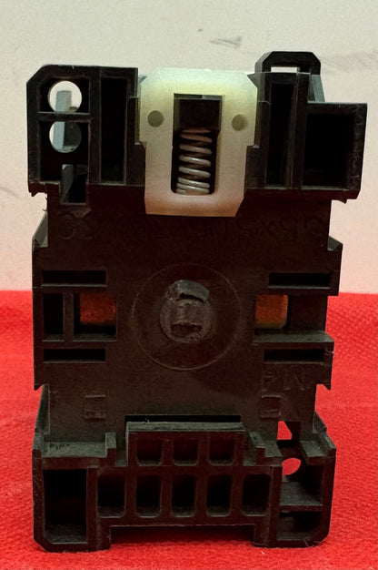 Allen-Bradley Allen Bradley AB 100-A12NZ*3 SER B CONTACTOR 24 VDC