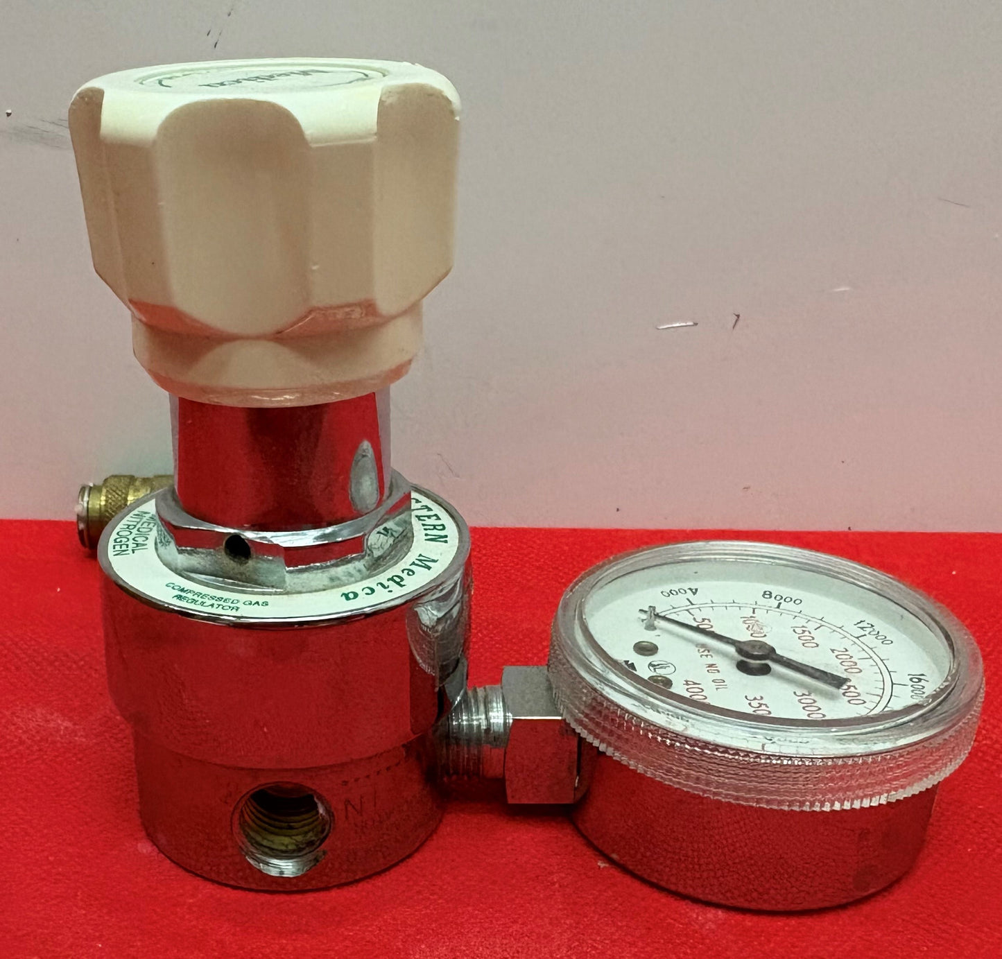 MEDICA WESTERN M1-580-PG NITROGEN FLOW GAUGE COMPRESSED GAS REGULATOR