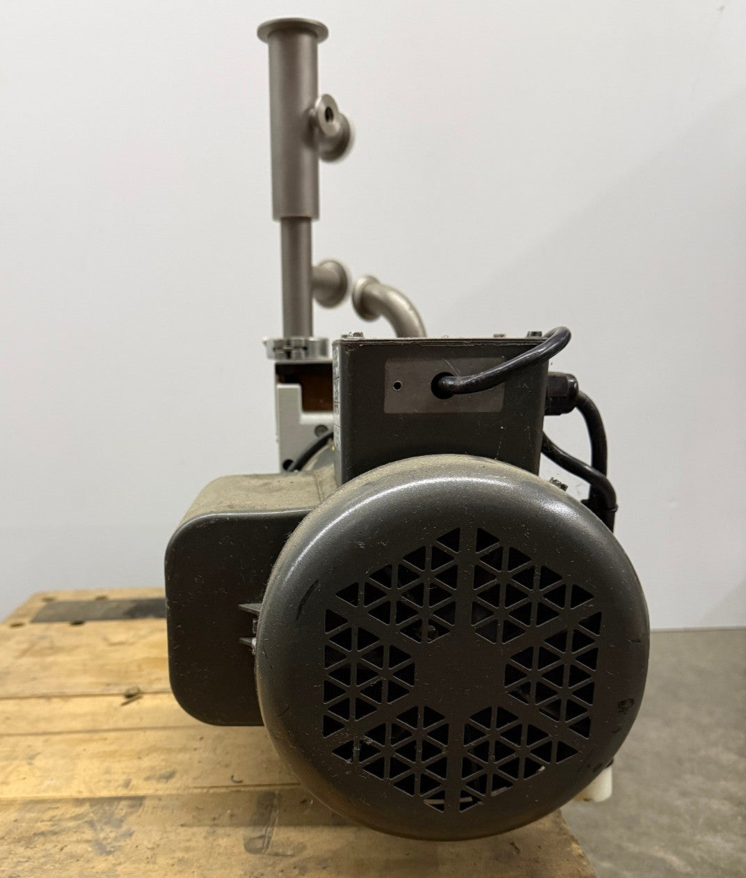 LEYBOLD AERLIKON VACUUM PUMP TRIVAC D16 B PARTS REPAIR