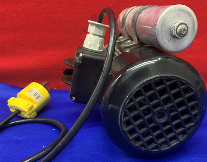 ANTRIEBSTECHNIK 7960327RBF0.0974-71 MOTEUR 1650/min 2,0A 115V 60Hz. L'ARTICLE EST UTILISÉ.