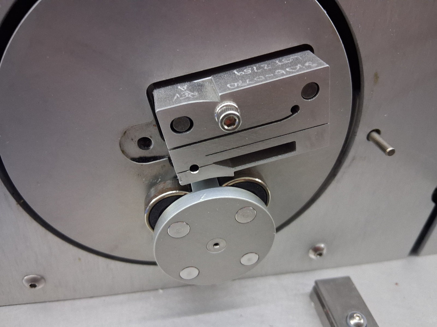 Blockwise Engineering SFA Marker Band Swager 120-220 VAC 2A 50-60 Hz 500 RPM