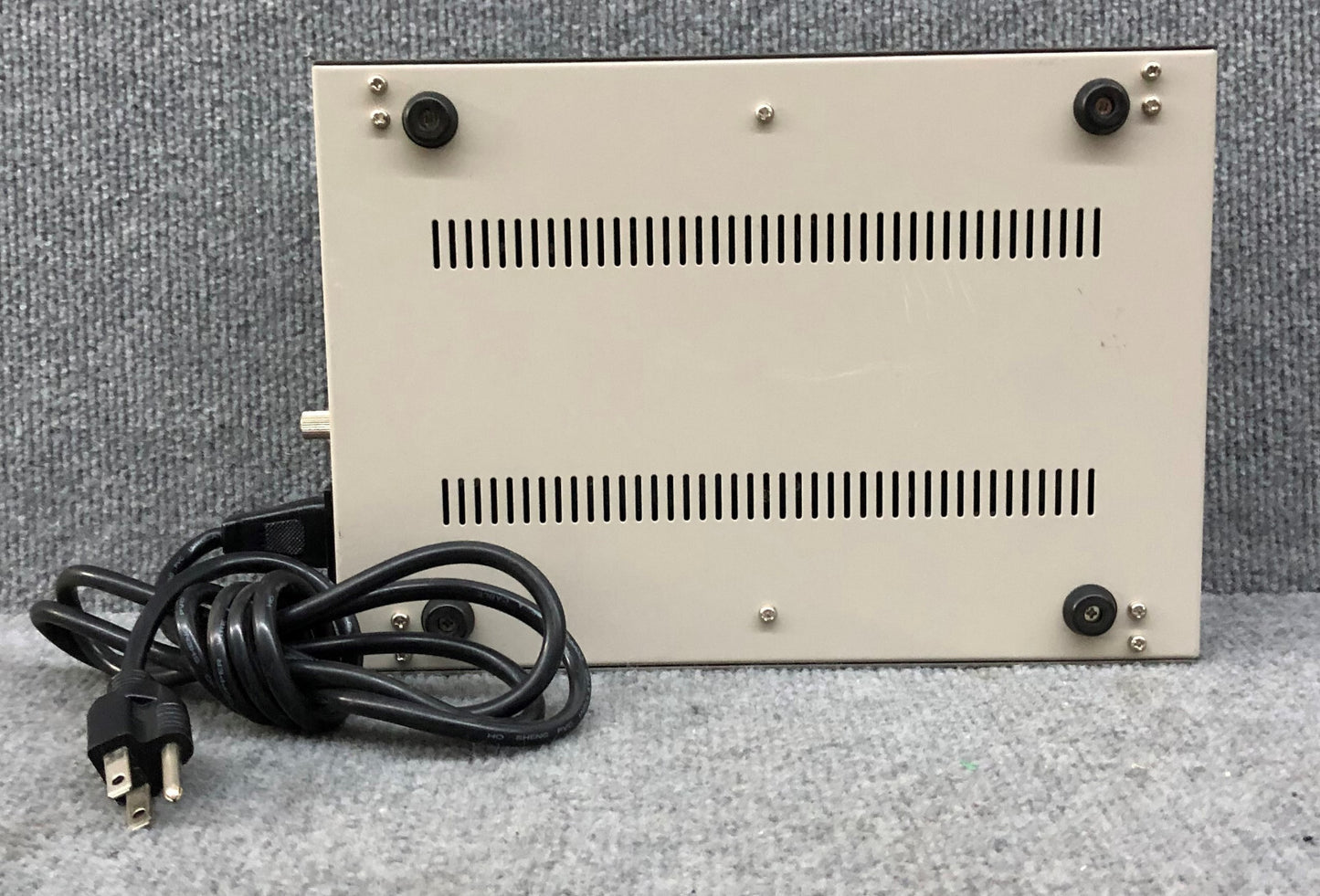 CARICABATTERIE TEAC MODELLO BU-41CH, SN 10811, 100-120 V, 50/60 HZ, 1,5 A