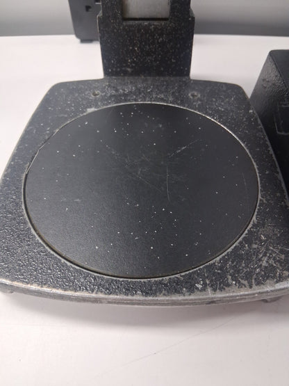 Leica StereoZoom 4 Microscope w/ 10X Eyepieces Stand & Light 7-30X Magnification