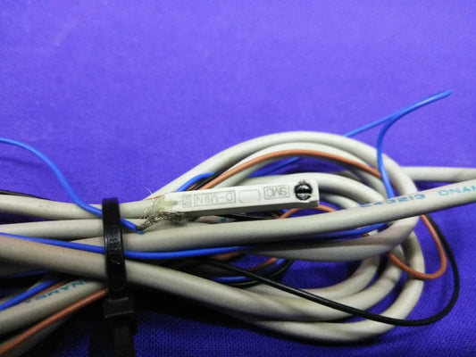 1 LOT DE 3 CAPTEURS SMC D-M9N 