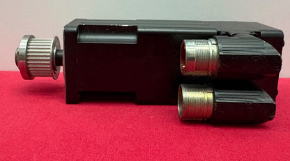 Allen Bradley AB INVERTED DUTY AC SERVO MOTOR  MPL-A1530F-V-X205 SER C FOR PARTS