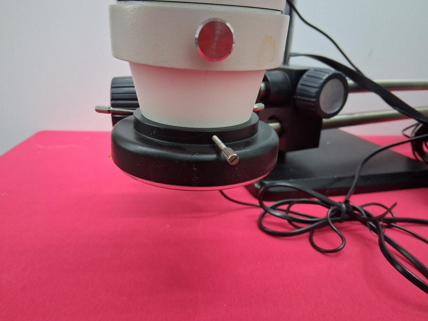 USED MMBT UNIT 16 Dual Arm Boom Stand LED HDMI Microscope 8X-50X CAMERA & LED