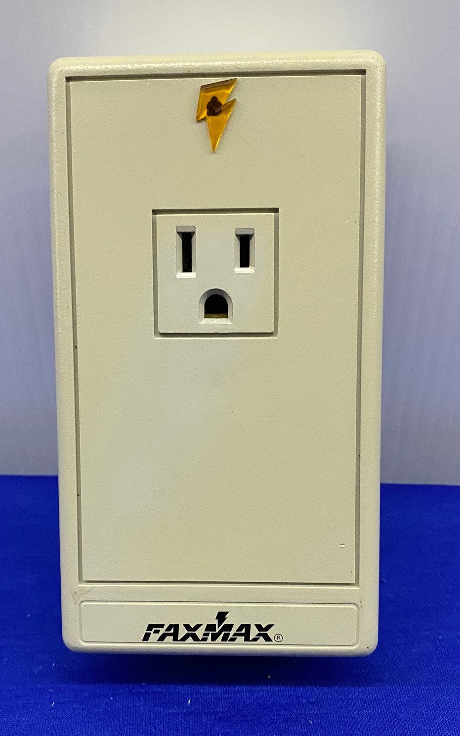 FAXMAX ® サージプロテクター 120VAC 50/60HZ 最大 10 アンペア