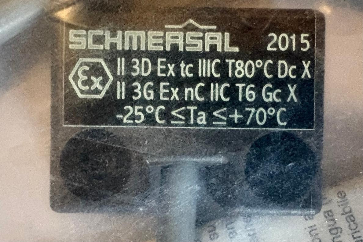 SCHMERSAL 101190271 EX - BNS 250-12Z-2187-3G/D 5,0M MAGNETIC SAFETY SENSOR