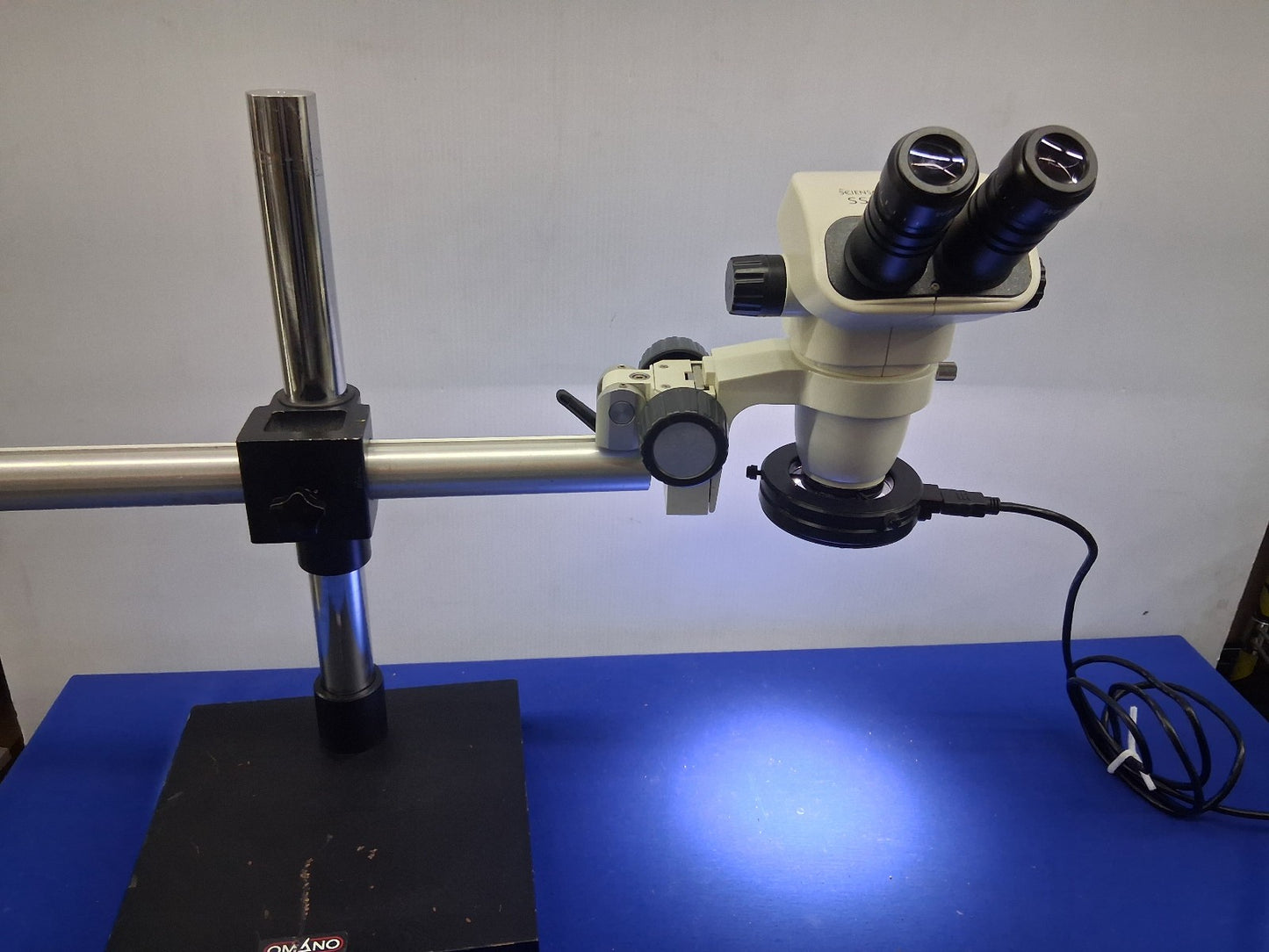 Scienscope SSZ-2 Stereo Zoom Microscope 6.7-45X Boom Stand and LED Ring Light