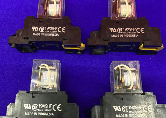 QTY 4 - LY1 RELAYS 110-120 VAC WITH 19X9HP BASES