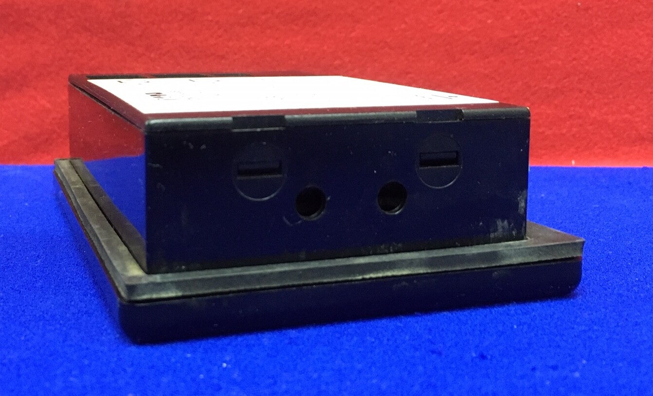 RENU ELECTRONICS PZM-720-24-BH/W REV A3 PANNEAU D'INTERFACE OPÉRATEUR