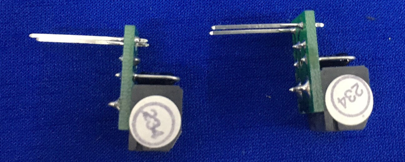 LOTE DE 2 TERMINALES DE CONTROL GRÁFICO PARA GRABADORA DE CARTAS DE AJEDREZ EURTHEUM