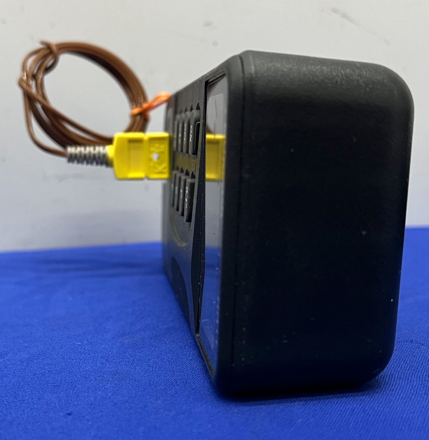 OMEGA HH11 MISURATORE TERMOCOPPIA DIGITALE CON SONDA TIPO K CAVO CH+ AL-