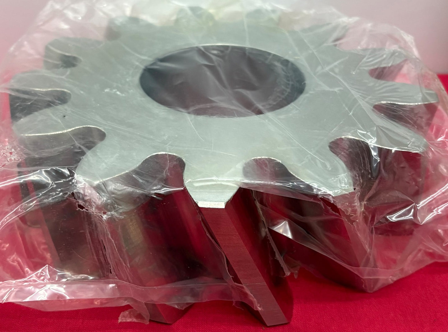 KHK HELICAL GEAR RIGHT-HAND SS 13 TEETH BORO SZ 3 3/4” 8 1/2” OD QKSUSAR06849A