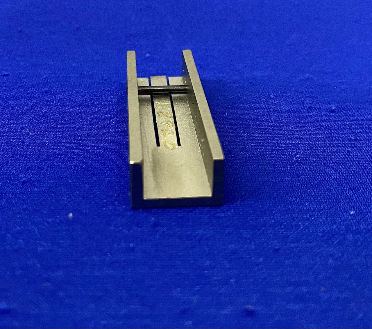 INSTRON SHORE ® DUROMETER TYPE ASTM D2240 PT#407716800 TYPE D-LONG