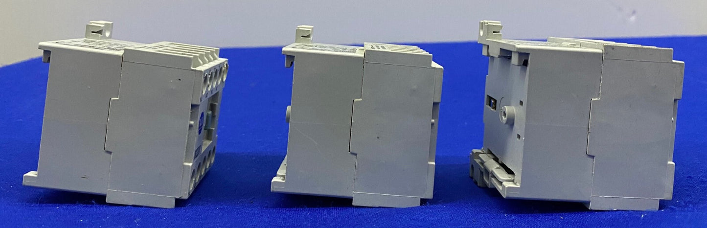 Allen Bradley AB M220 700DC-M220* SER A CONTACTOR - 1 LOT QTY 3