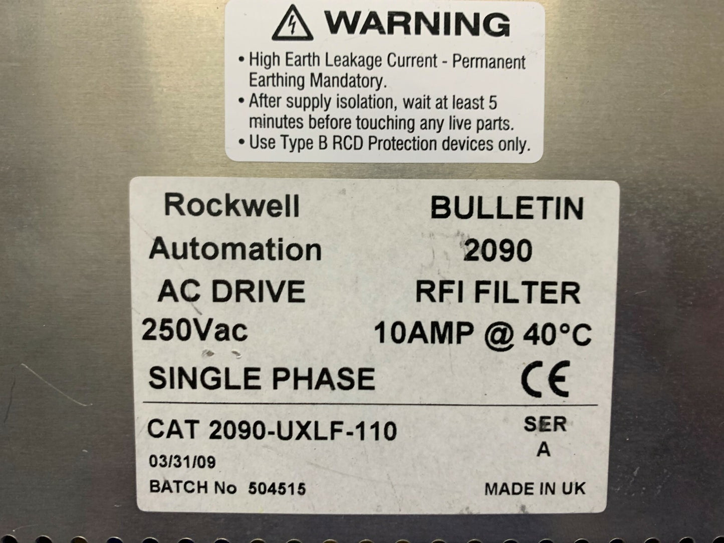 Lot de 2 variateurs de fréquence automatiques Rockwell 2090-UXLF-110 / Série A avec filtre RFI 10 A à 40 °C 