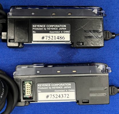 AMPLIFICATEUR PHOTOÉLECTRIQUE KEYENCE FS-V11-P ET AMPLIFICATEUR À FIBRE OPTIQUE FS-V12-P