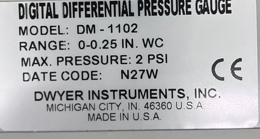 DWYER DIGITAL DIFFERENTIAL PRESSURE GAUGE DM-1102  FOR PARTS AND REPAIR