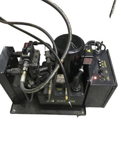 SISTEMA DE PRUEBA DE TENSIÓN DINÁMICA HIDRÁULICA ESTÁNDAR INSTRON 8841 225LBS PIEZAS/REPARACIÓN