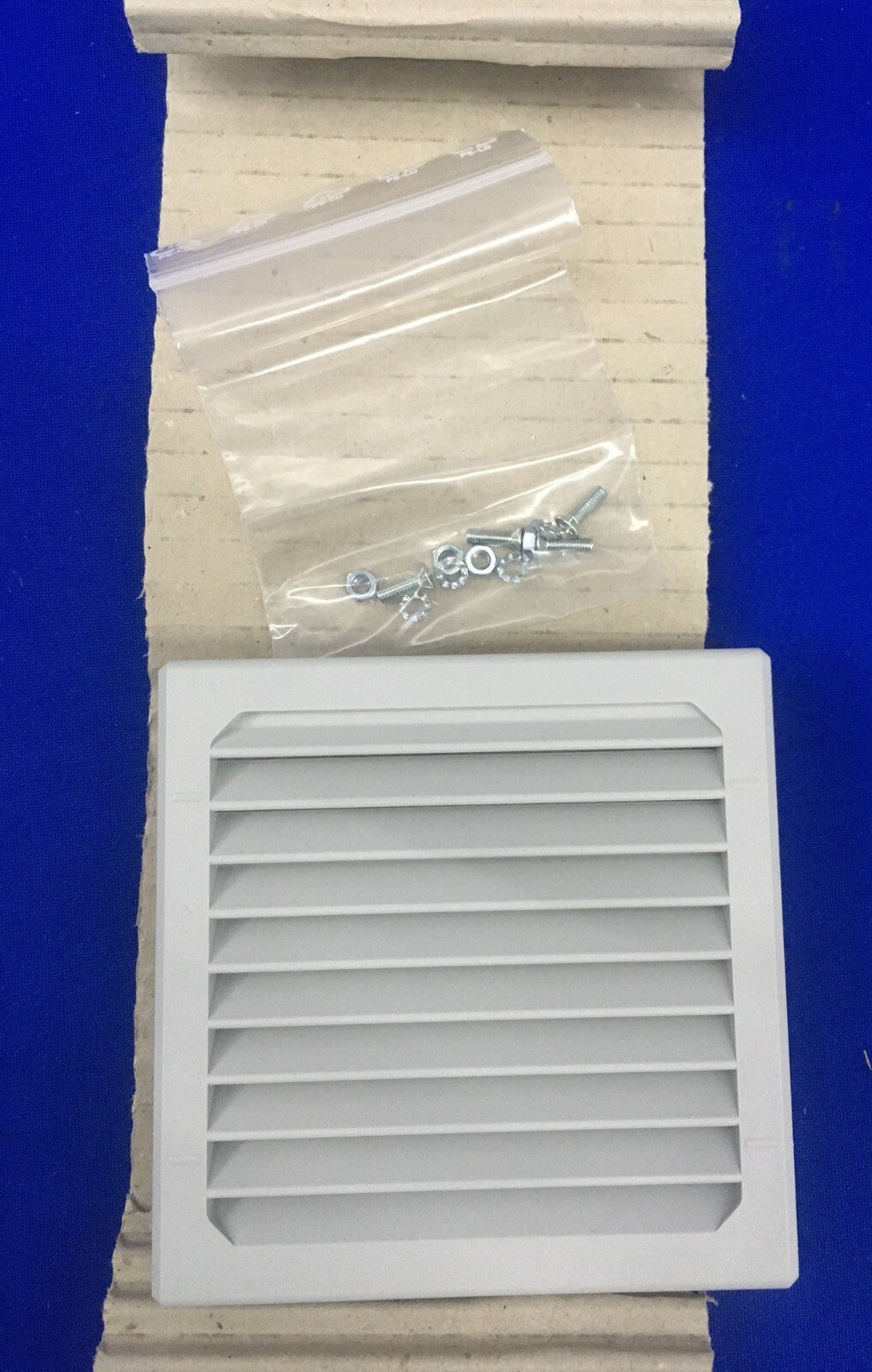 HOFFMAN SG0400404 IP54 4インチ排気グリル/グリルキット 7035 