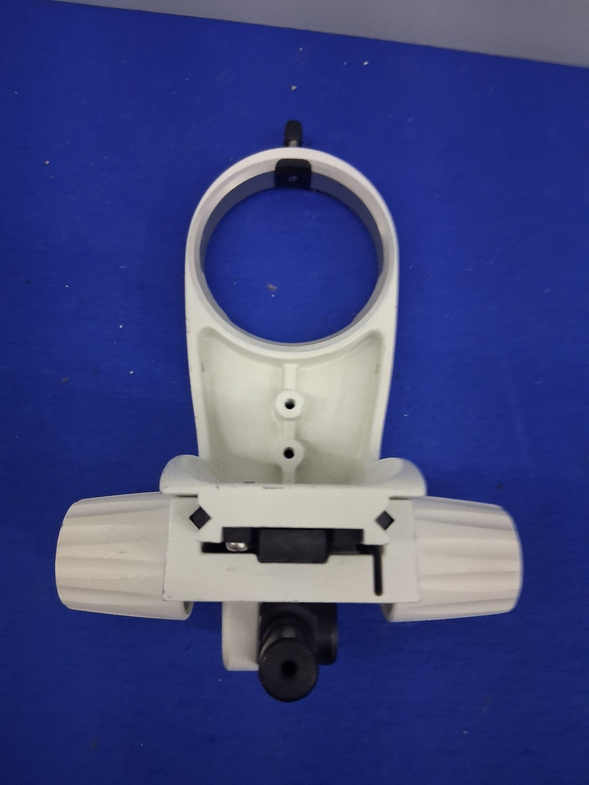 LEICA 10447254 STEREO MICROSCOPE FOCUS MOUNT POD HOLDER MICROSCOPE HOLDER  76MM