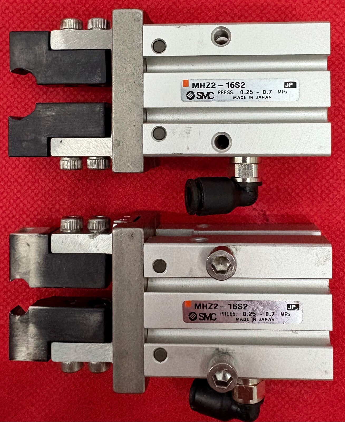 SMC MHZ2-16S2 PNEUMATIC GRIPPER SINGLE ACTION 16mm - 1 LOT QTY 2
