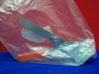 KNU-VISE VST-600, ABRAZADERA DE SUJECIÓN VERTICAL CON CAPACIDAD DE 700 LB