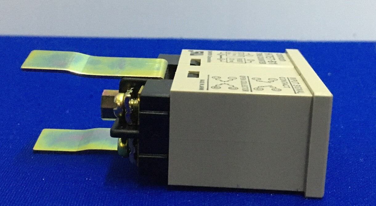 CONTATORE DI TEMPO OMRON H7ET-B1 / H7ETB1