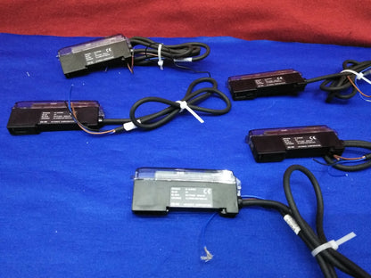 1 LOT DE 5 - AMPLIFICATEUR DE DÉTECTEUR DE PROXIMITÉ KEYENCE ES-M1