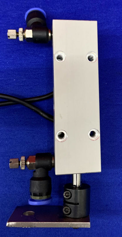 Cilindro neumático ITT Compact Air ATCL12X20US de 12 mm de diámetro con sensor de límite compacto