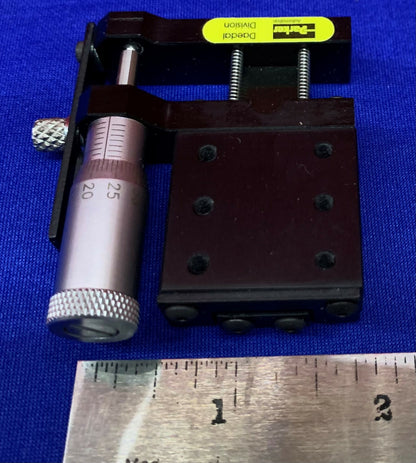 PARKER AUTOMATION M3952M MICROMÈTRE MÉTRIQUE À AXE UNIQUE À ENTRAÎNEMENT LATÉRAL 