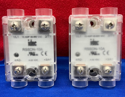 1 LOT, 2 Stück – IDEC RSSDN-10A Halbleiterrelais mit Abdeckung
