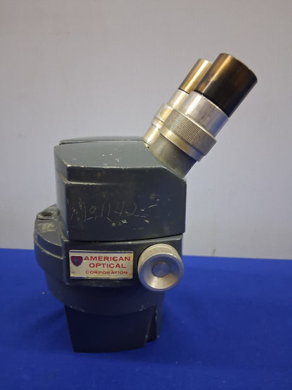 American Optical 569 0.7X-3X Stereo Microscope Head Only with 10X W.F Eyepieces