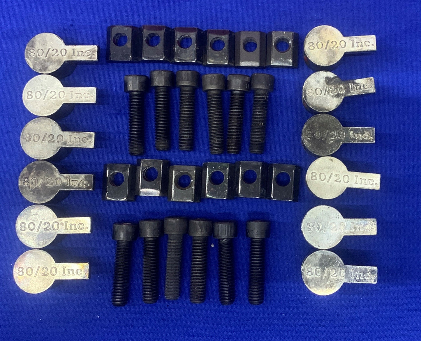 Qtà 12 - Gruppo di fissaggio di ancoraggio standard 80/20 (dado a T, camma e vite a testa cilindrica)