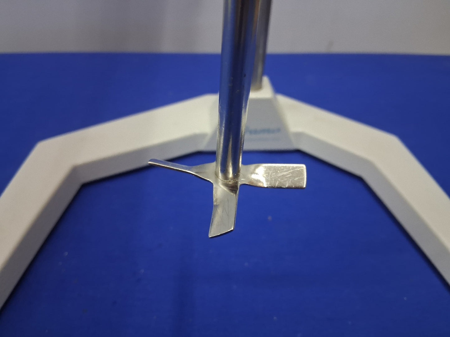 CAFRAMO 2002 COMPACT DIGITAL OVERHEAD STIRRER WITH STAND SHAFT & ROD 40-2002 RPM
